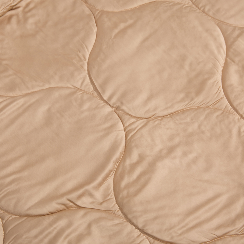 The bedspread — Place it on the bed to complete the room, day or night.